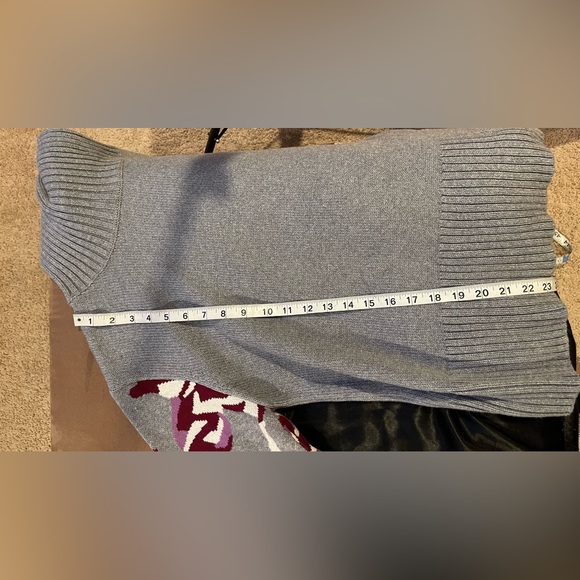 Gray and Purple Flower-Sleeve Cabi Sweater - Picture 6 of 7